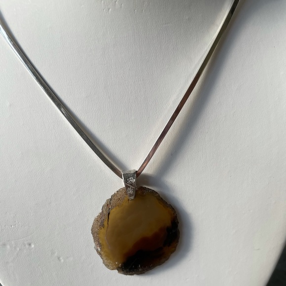 Agate Sterling Silver Pendant - Picture 2 of 7